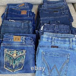 20 Piece Clothing Bundle Size XL Women's Jeans Jackets Sweaters Dresses Tops