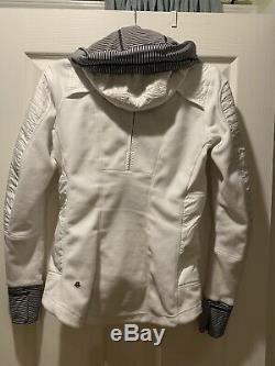 Lululemon Run Bundle Up Jacket Polar Cream Black White Micro stripe Sz 6 EUC